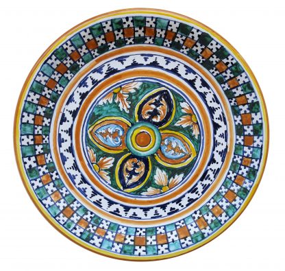 Piatto diametro cm 26 con fiore stilizzato multicolore centrale e decorazione SCACCHIERA POLICROMA